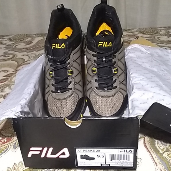 fila men's at peake 20 running sneakers